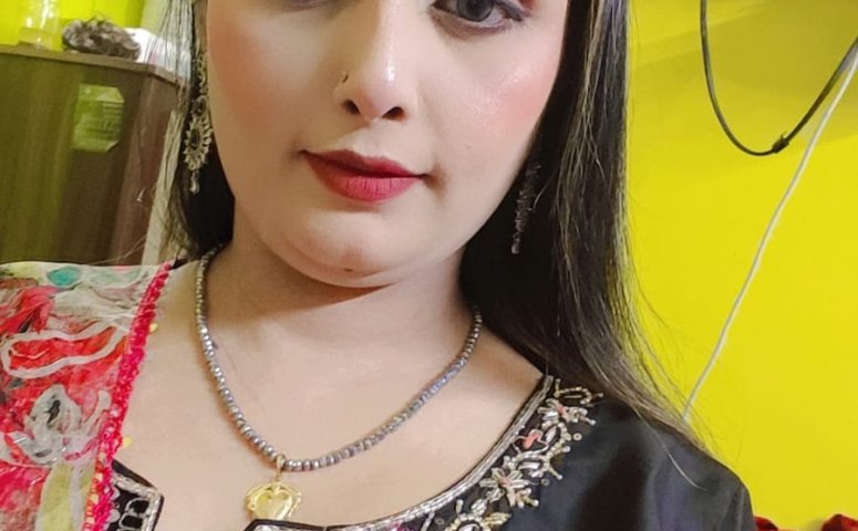 Call me self service, college girl high profile available hand to han profile photo for Call Girls in Patna